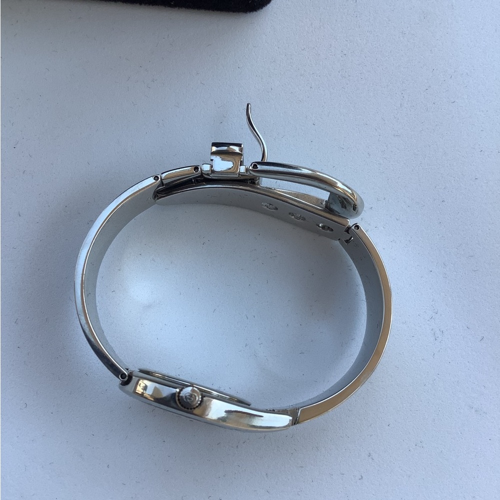 Ladies GUCCI buckle bangle dress watch ❤️❤️ - Picture 12 of 12
